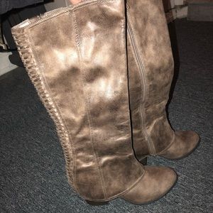 boots by Fergie size 9